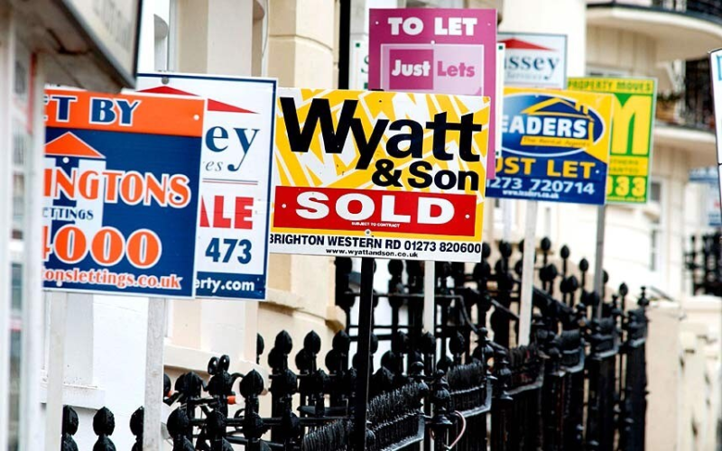 Sell more homes with LiveSpace digital signage