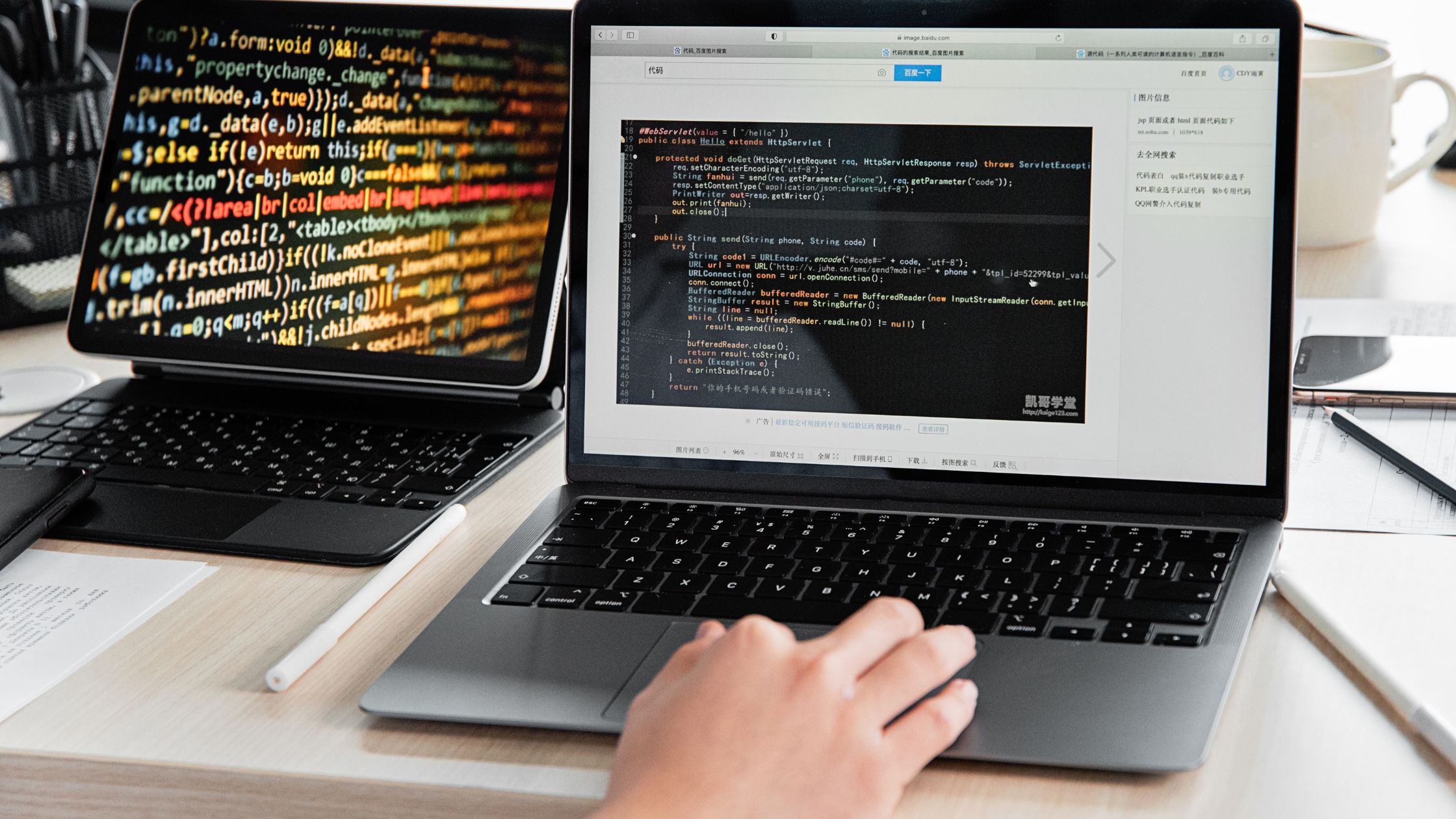 How Digital Signage Software Cuts Marketing and Print Costs